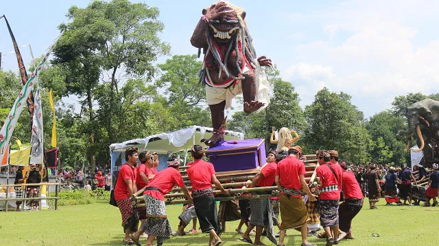 Warga Banjar Mulai Membuat Ogoh-ogoh Sambut Nyepi